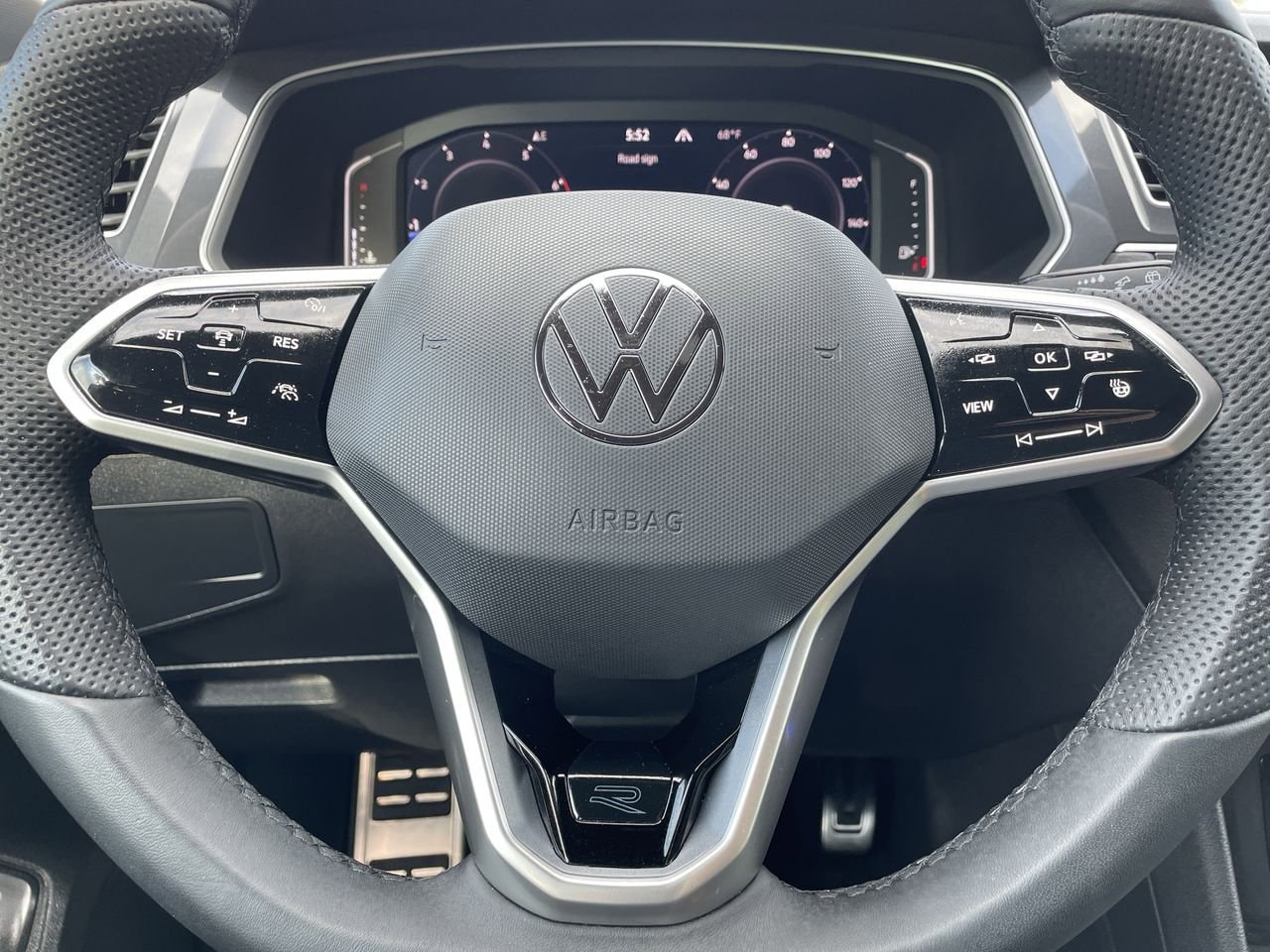 Thumbnail: 2024 Volkswagen Tiguan - 10