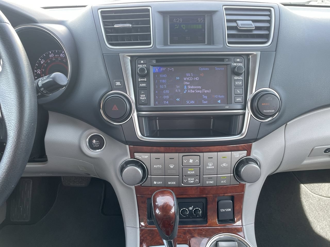 Thumbnail: 2013 Toyota Highlander - 12