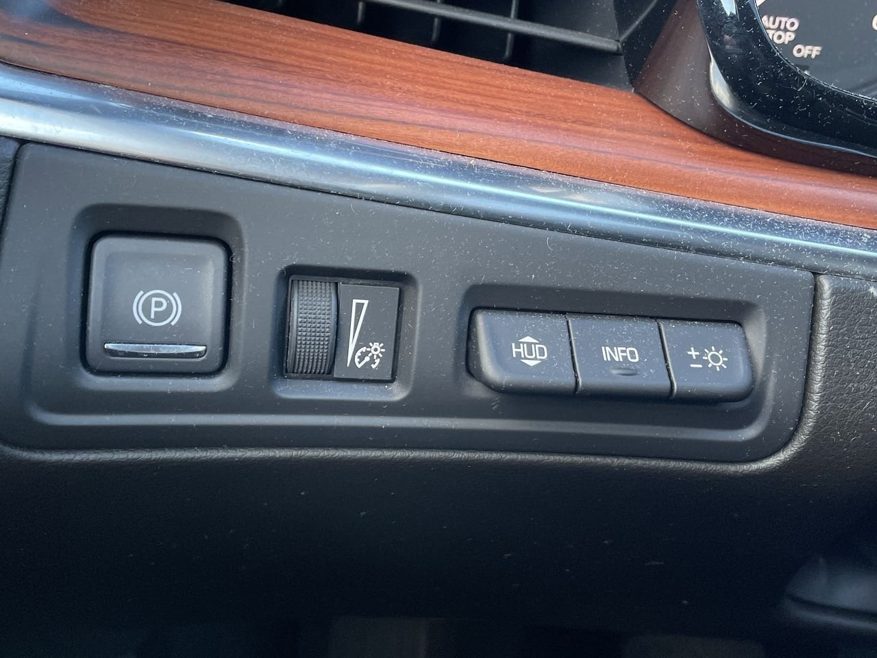 Thumbnail: 2023 Cadillac XT5 - 32