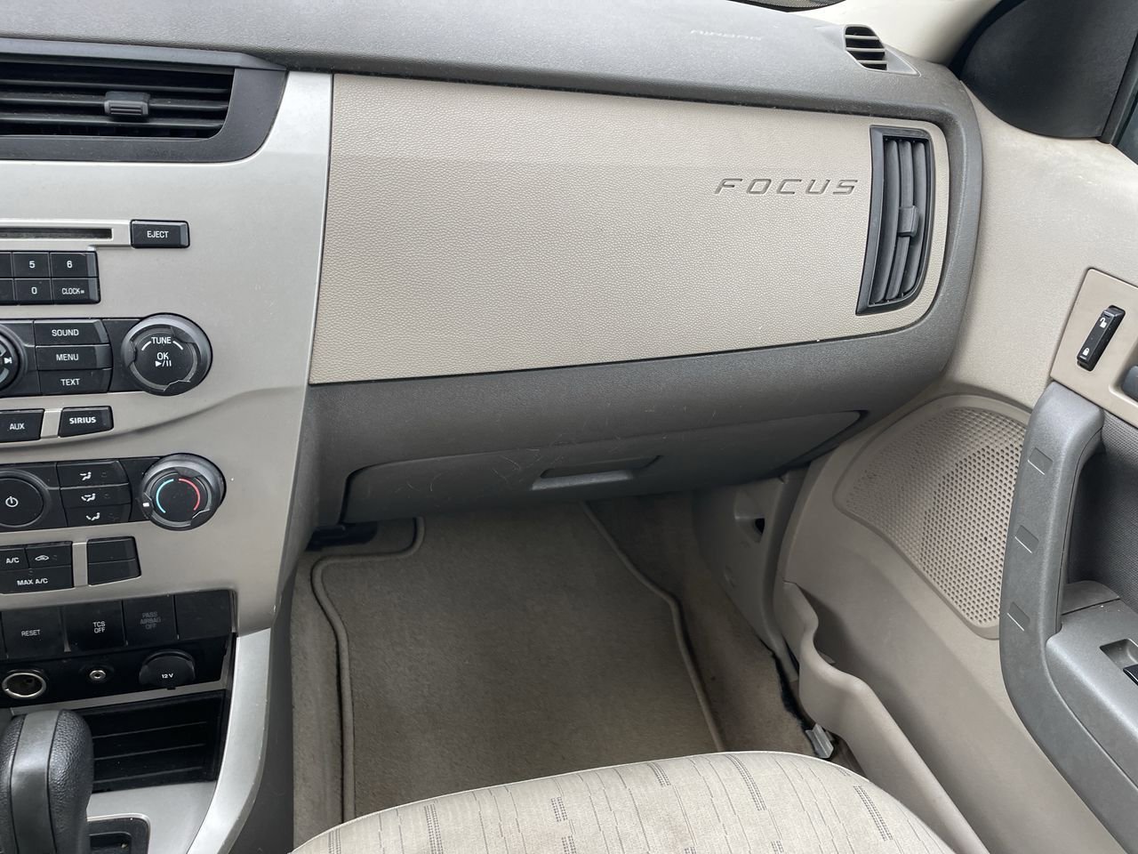 Thumbnail: 2008 Ford Focus - 16