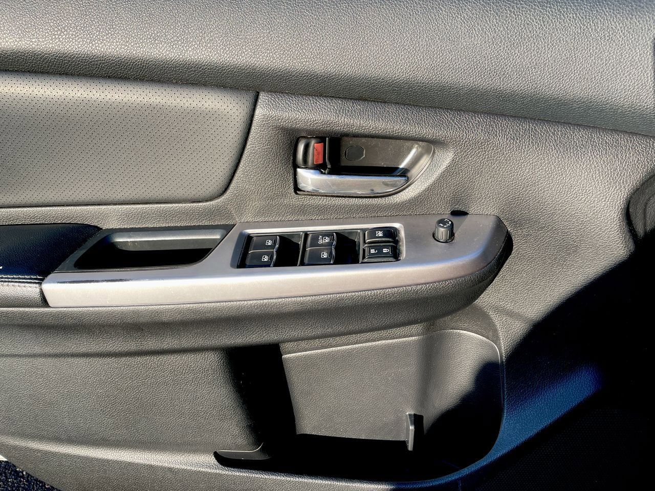 Thumbnail: 2015 Subaru XV Crosstrek - 31