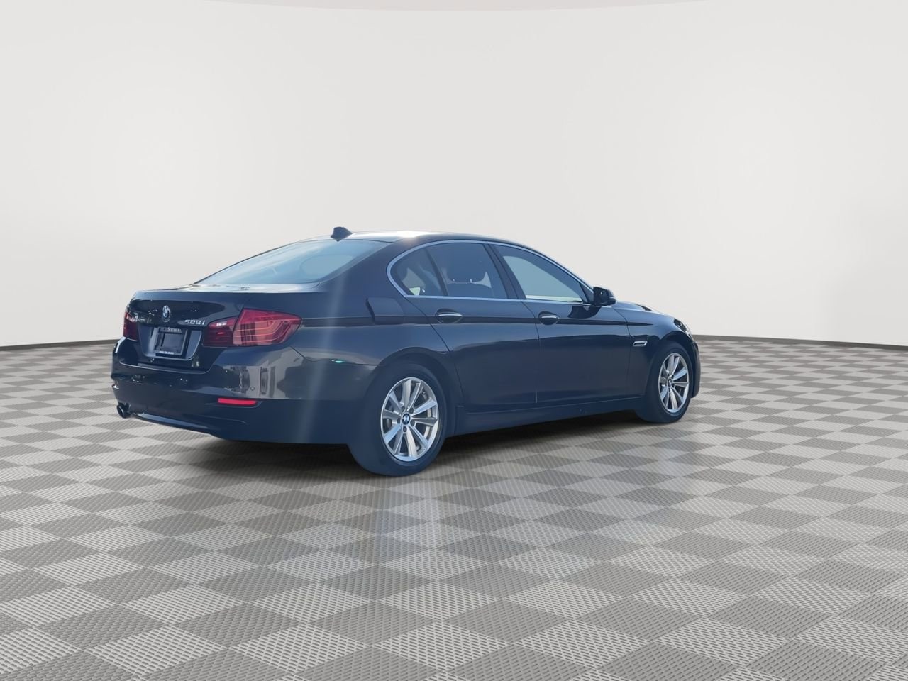 Thumbnail: 2015 BMW 5 Series - 8