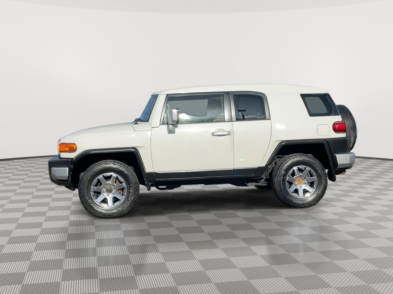 Thumbnail: 2014 Toyota FJ Cruiser - 5