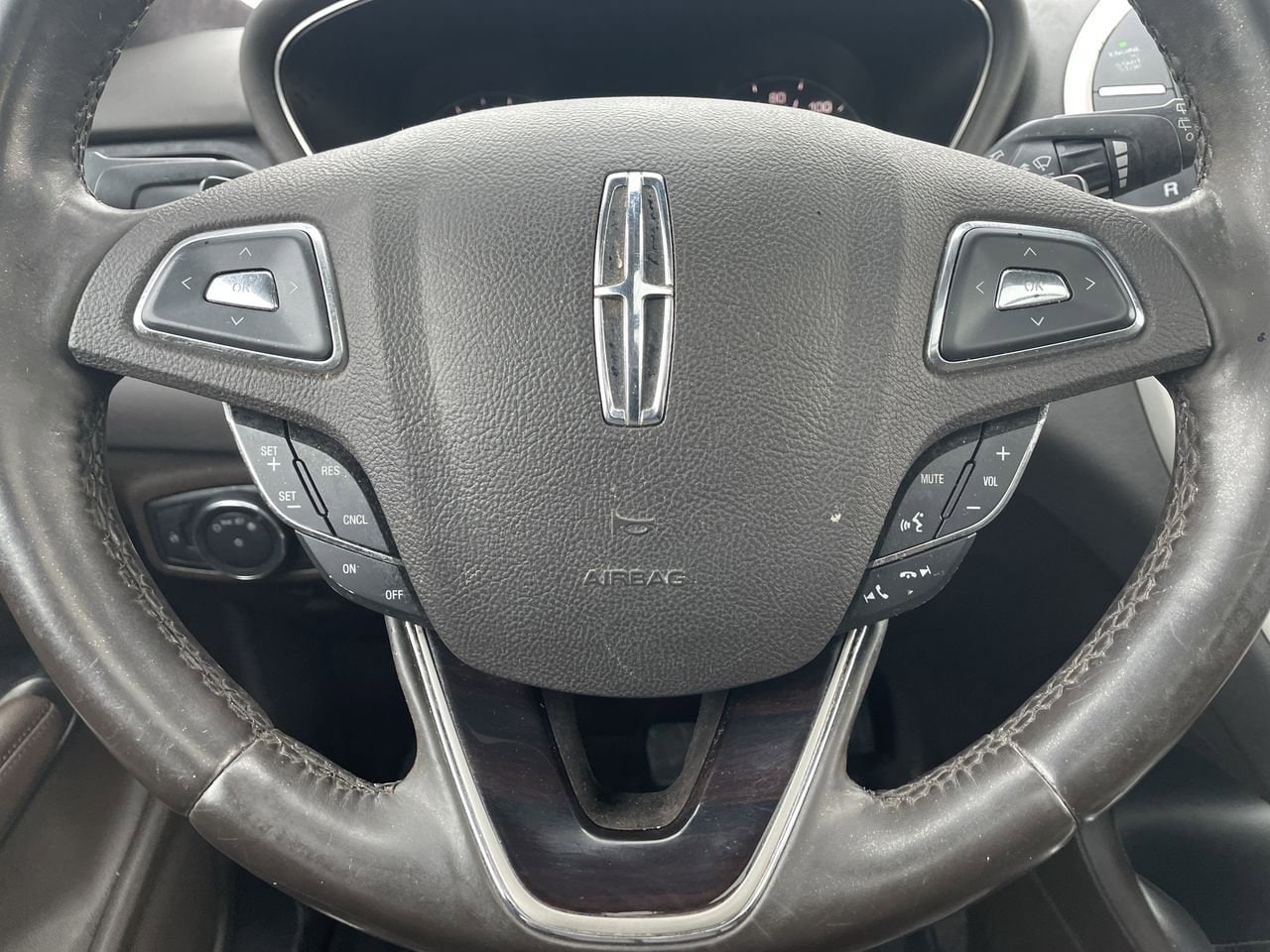 Thumbnail: 2017 Lincoln MKC - 10