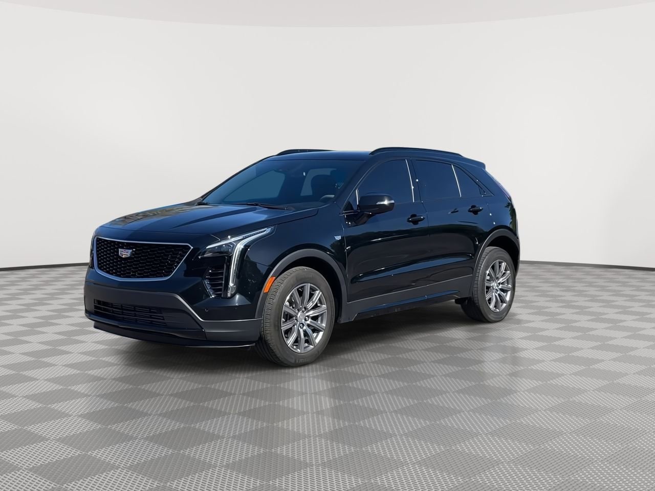 Thumbnail: 2023 Cadillac XT4 - 4