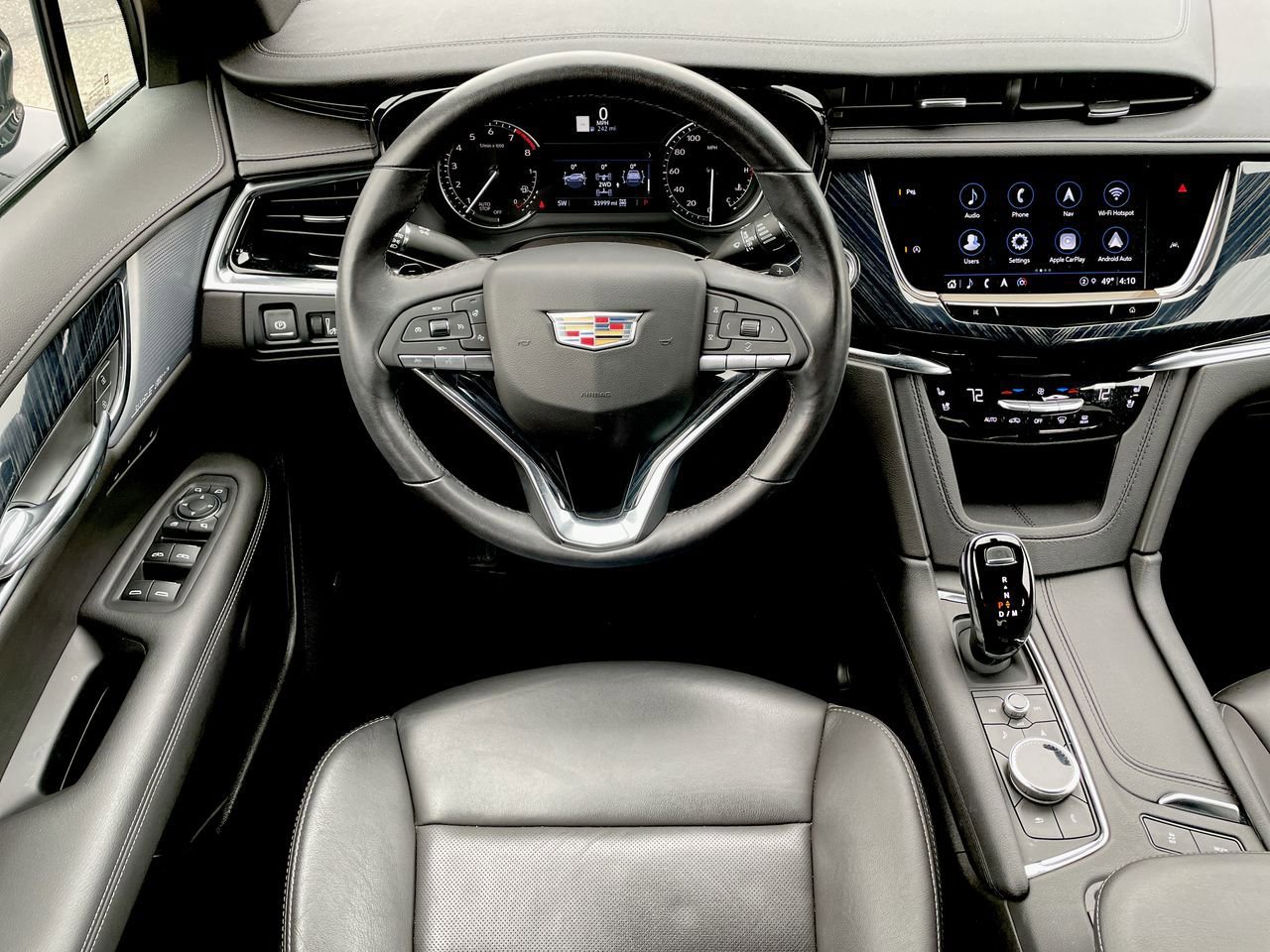 Thumbnail: 2023 Cadillac XT6 - 11