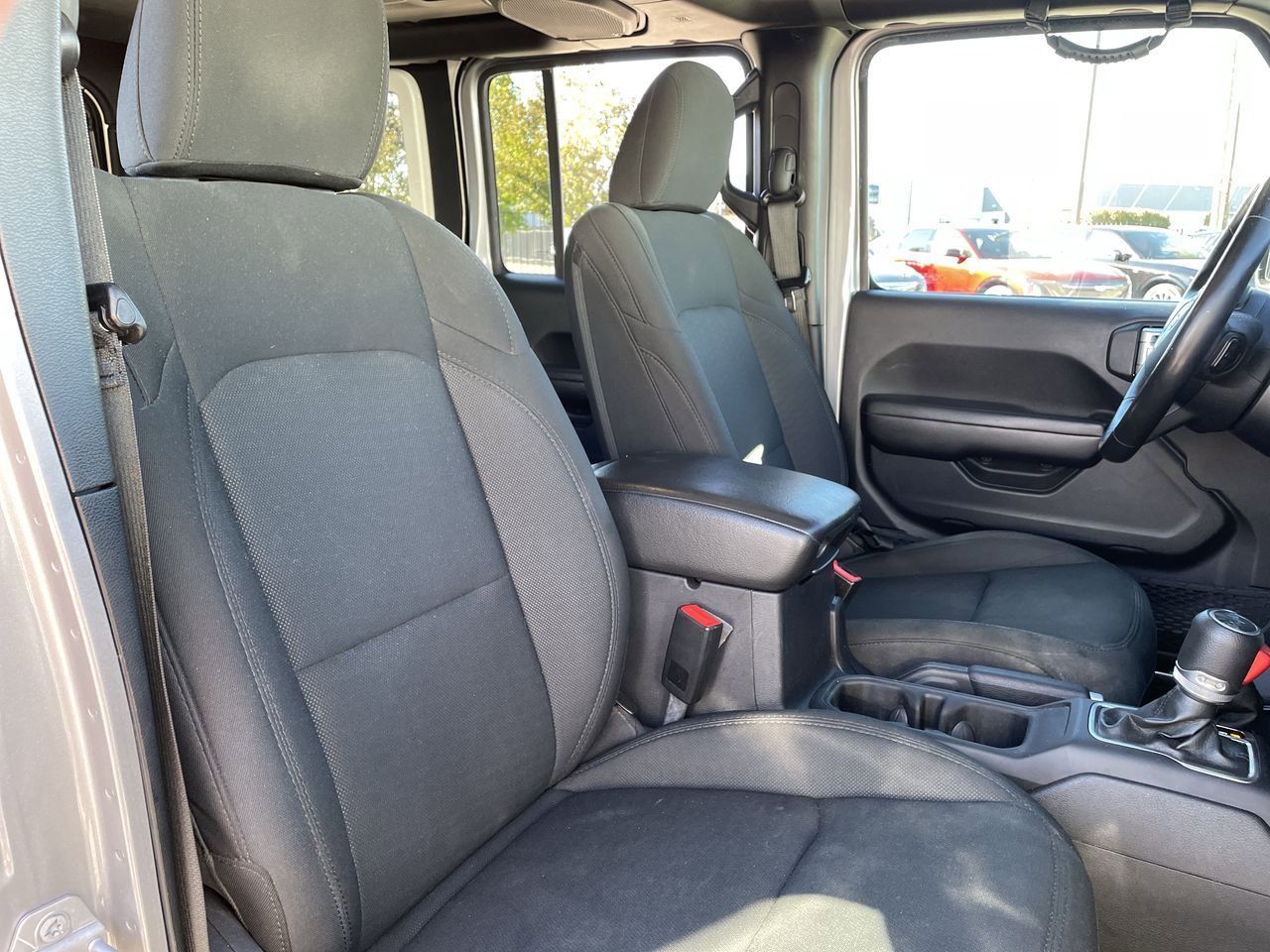 Thumbnail: 2019 Jeep Wrangler - 14