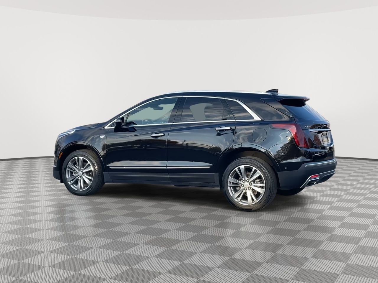 Thumbnail: 2021 Cadillac XT5 - 6