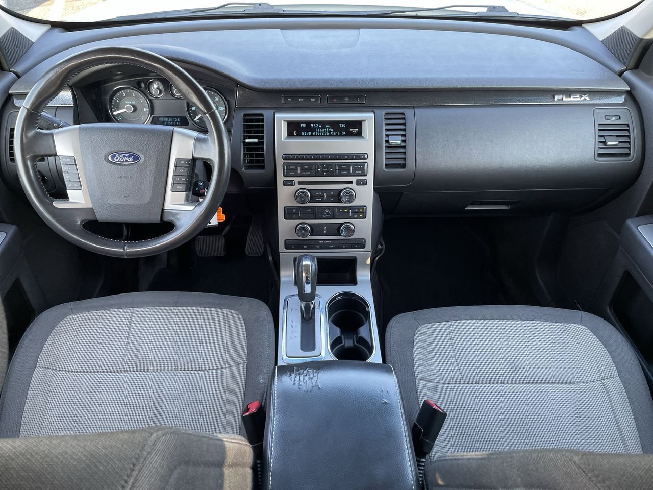 Thumbnail: 2010 Ford Flex - 21