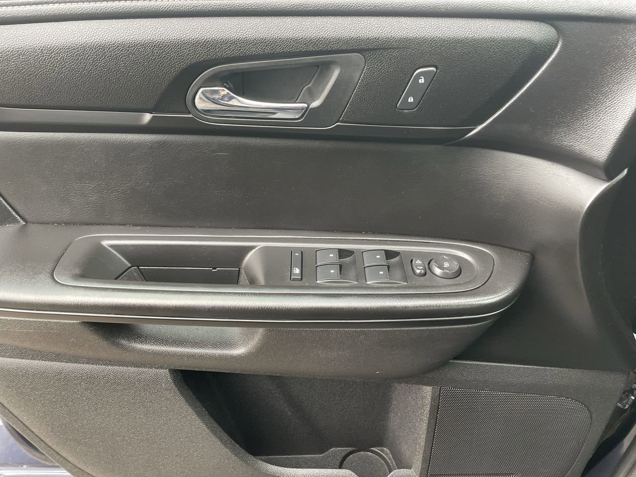 Thumbnail: 2013 Chevrolet Traverse - 29