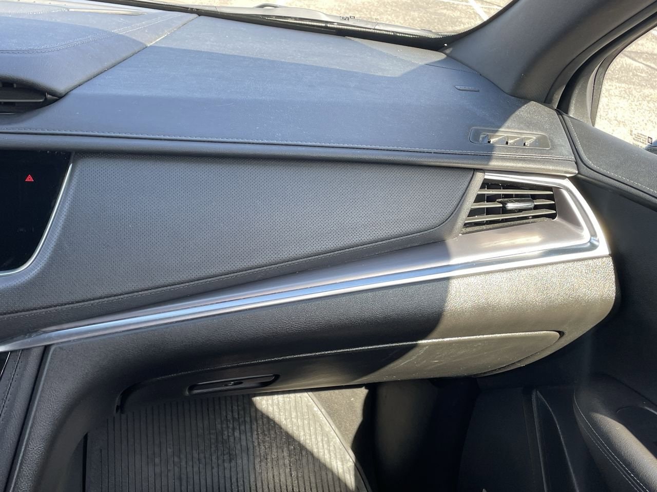 Thumbnail: 2024 Cadillac XT5 - 16