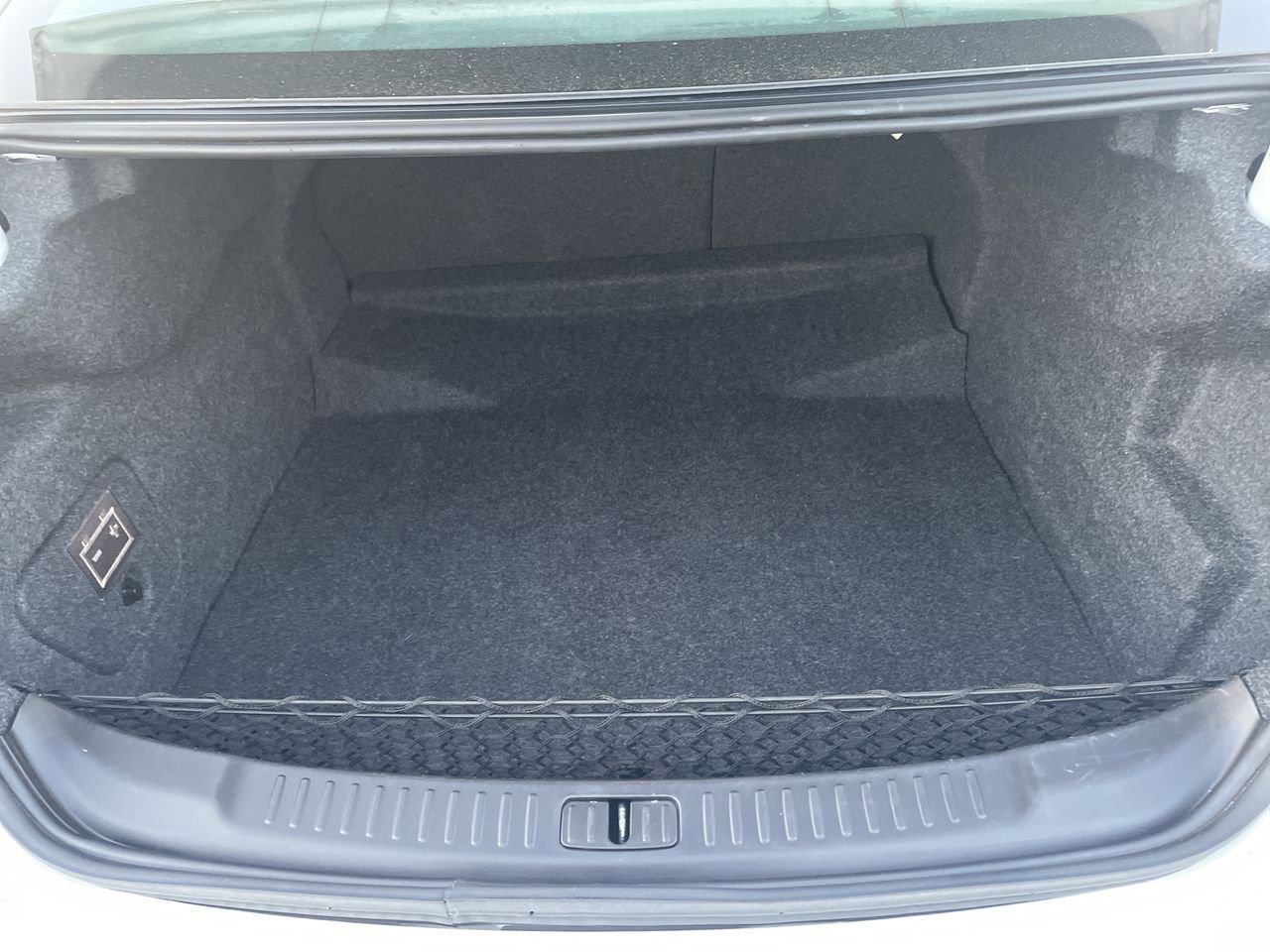Thumbnail: 2015 Chevrolet Malibu - 17