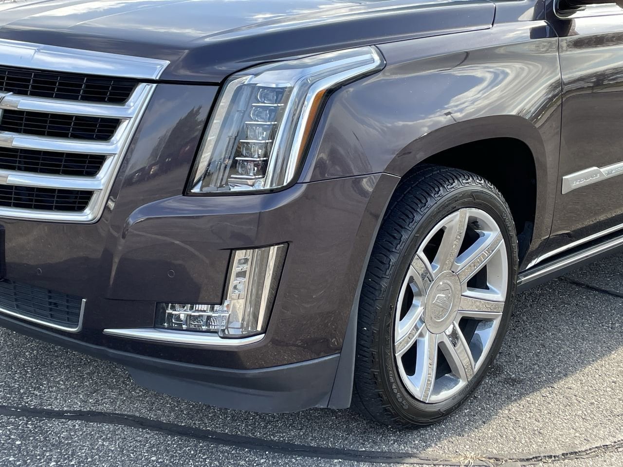 Thumbnail: 2015 Cadillac Escalade - 43