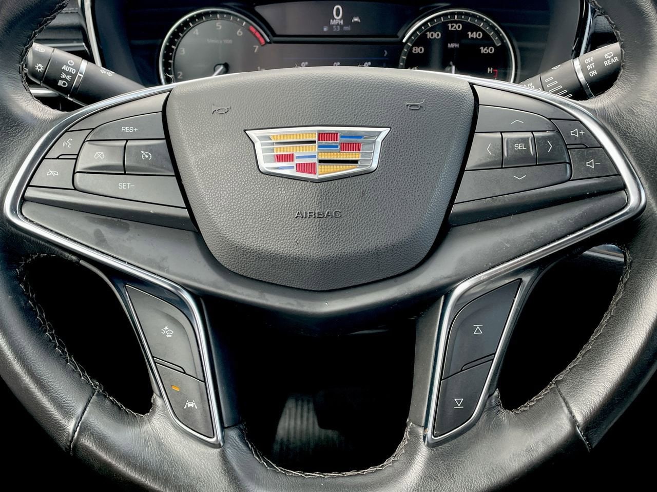 Thumbnail: 2023 Cadillac XT5 - 10