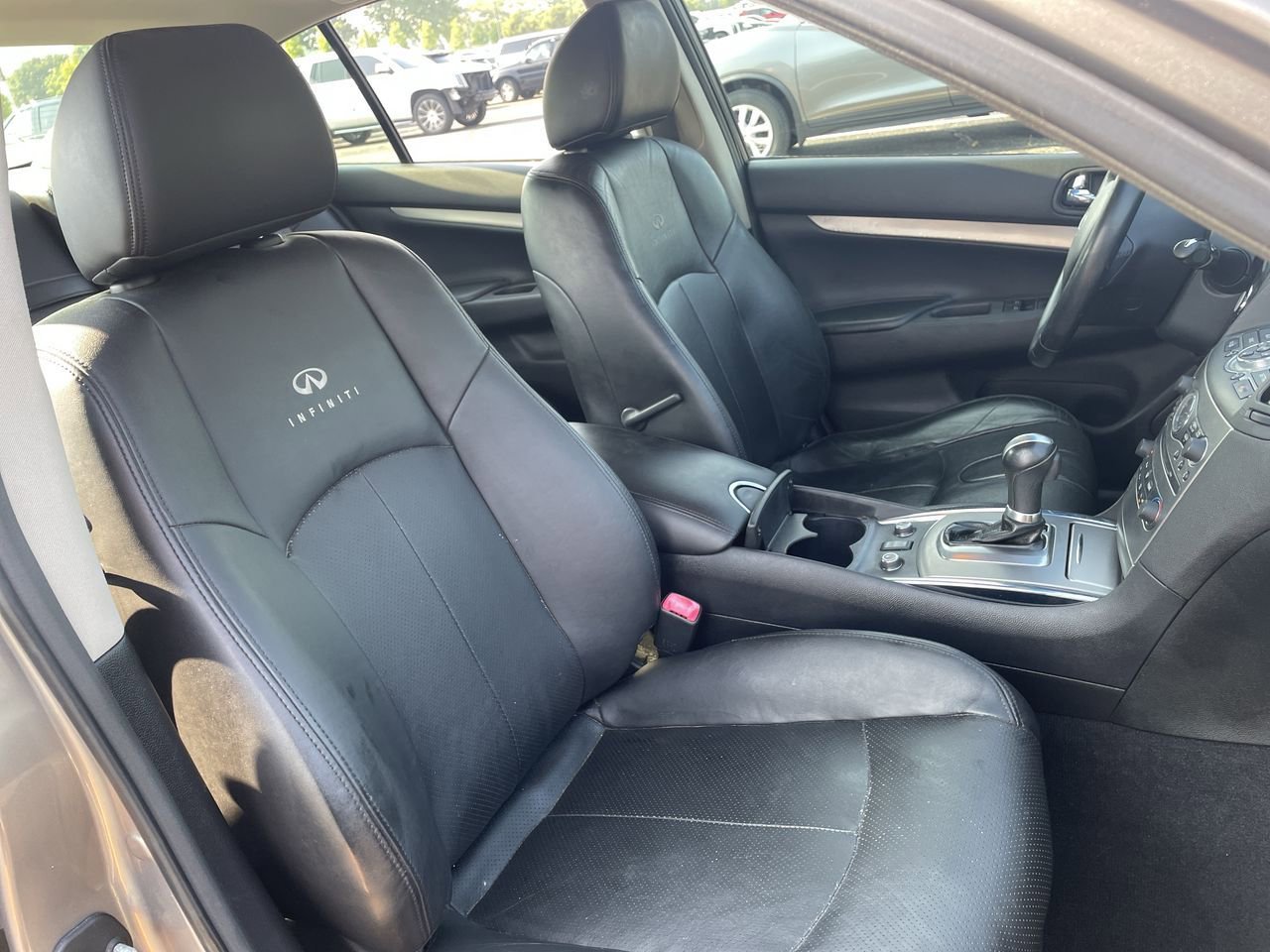 Thumbnail: 2012 INFINITI G37 - 21