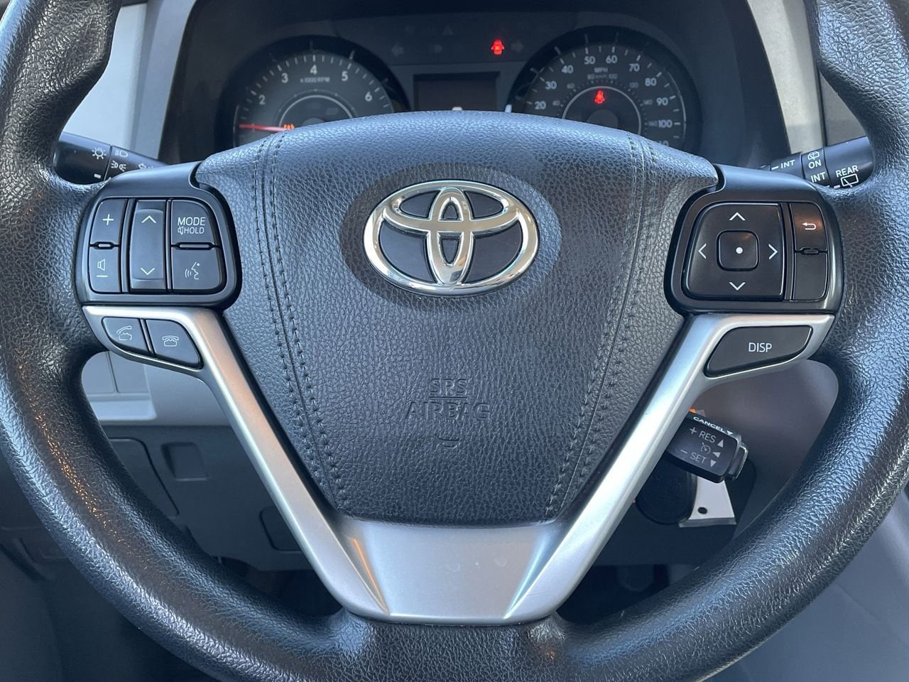 Thumbnail: 2017 Toyota Sienna - 10