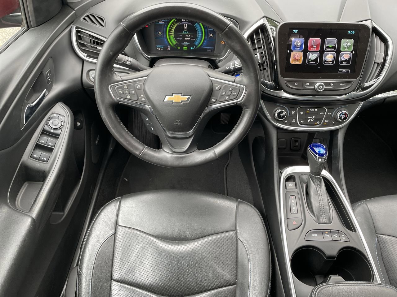 Thumbnail: 2017 Chevrolet Volt - 11