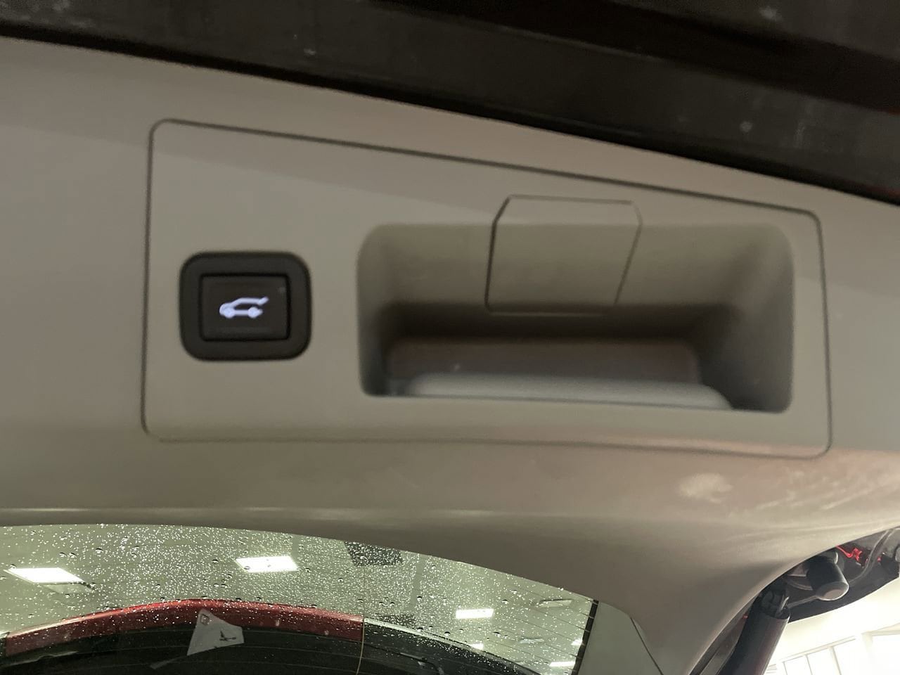 Thumbnail: 2023 Cadillac XT5 - 18