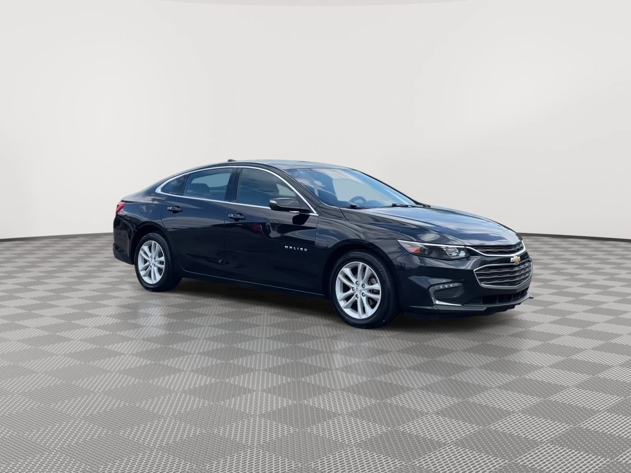 Used 2018 Chevrolet Malibu 1LT with VIN 1G1ZD5ST4JF147395 for sale in Plymouth, MI