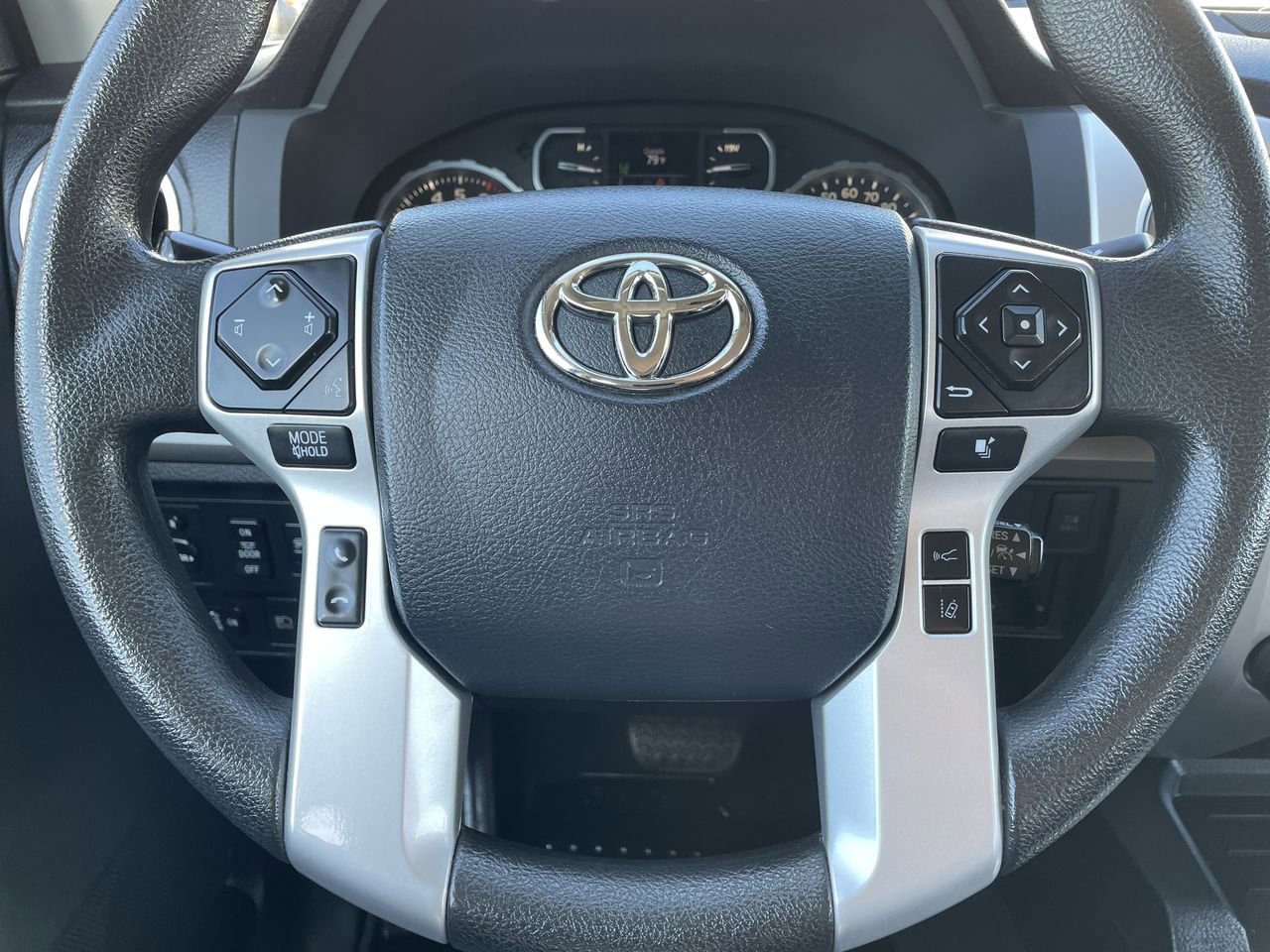 Thumbnail: 2020 Toyota Tundra - 10