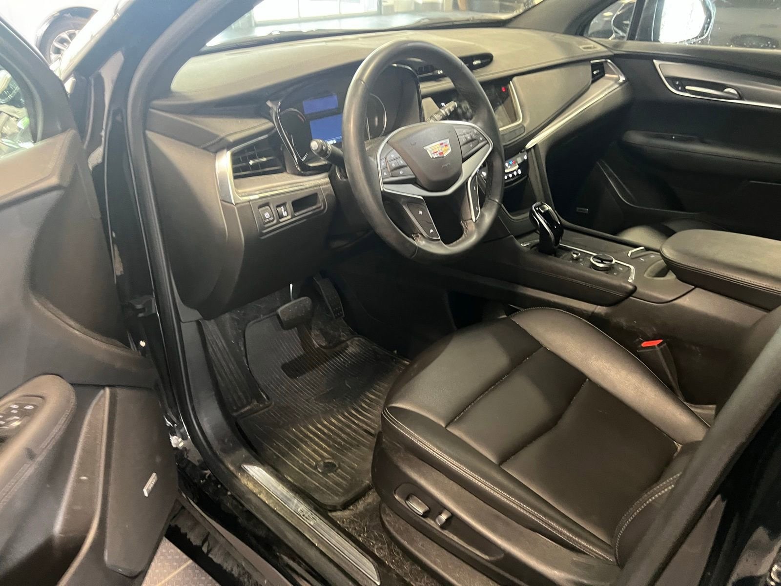 Thumbnail: 2024 Cadillac XT5 - 4