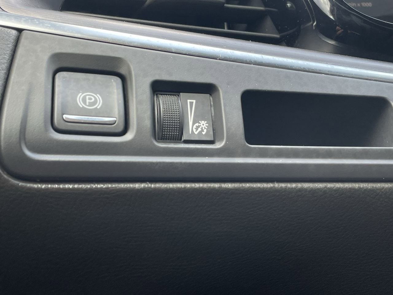 Thumbnail: 2023 Cadillac XT5 - 27