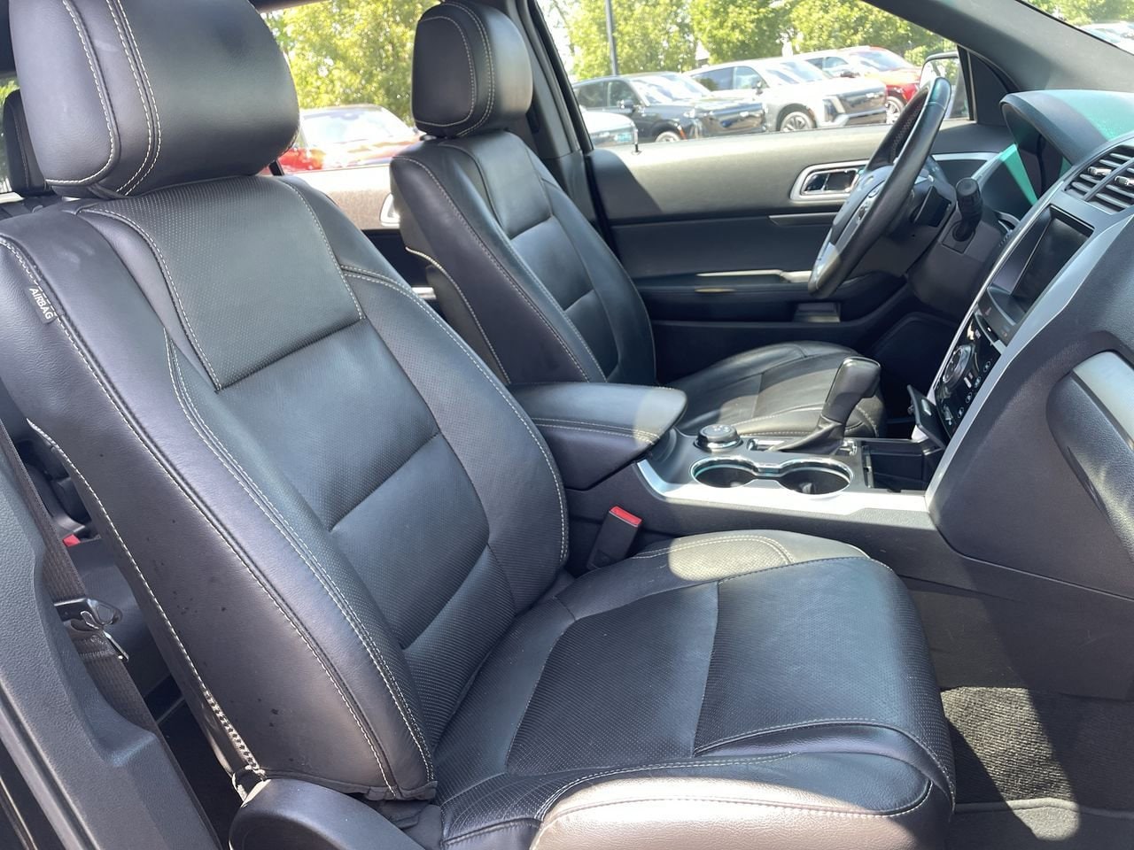 Thumbnail: 2015 Ford Explorer - 14