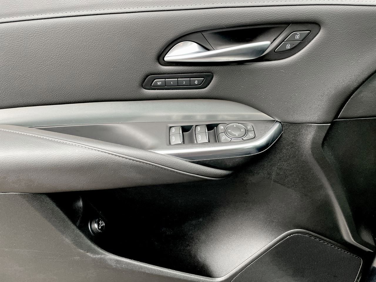 Thumbnail: 2023 Cadillac XT4 - 34