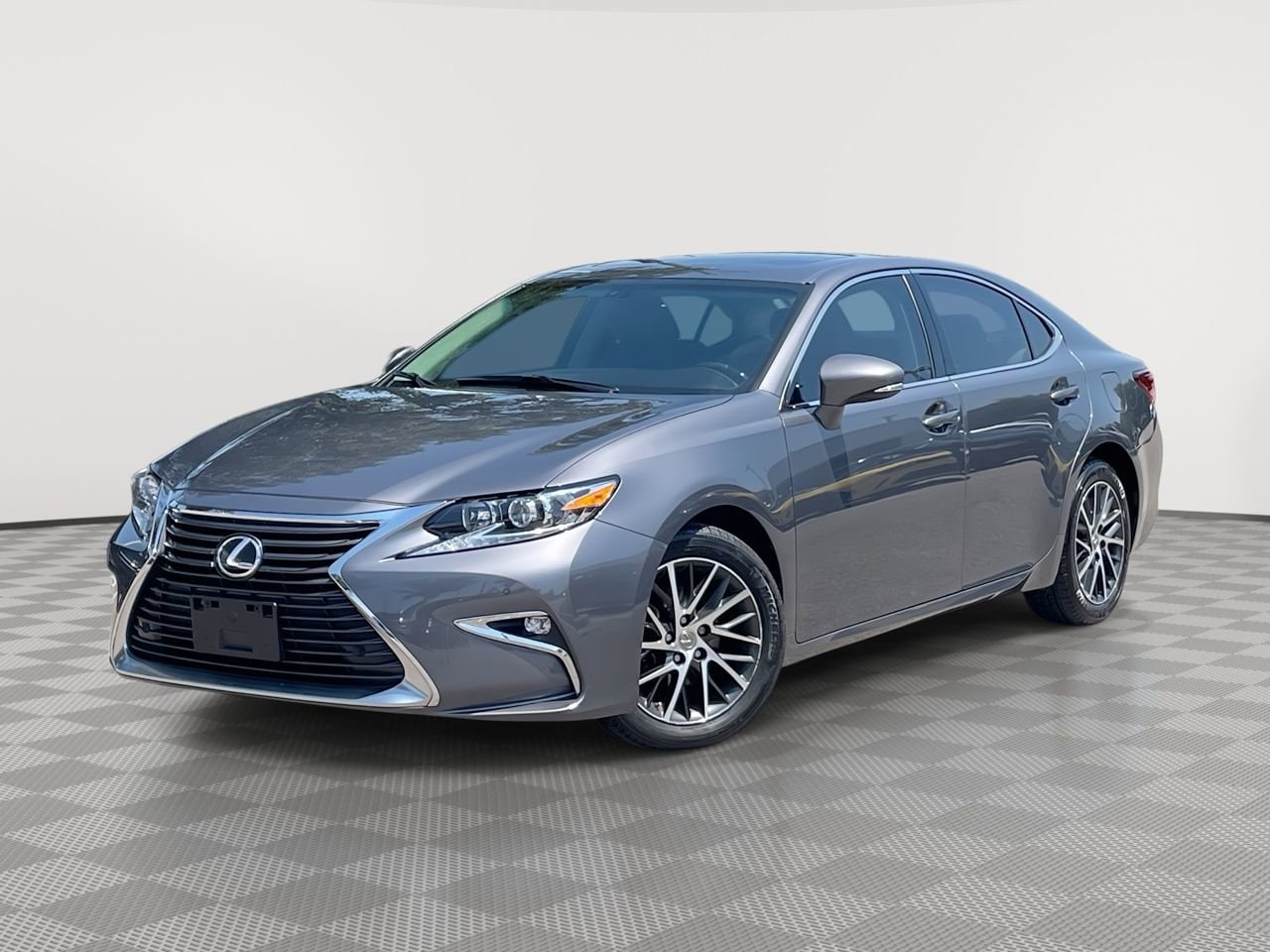 Thumbnail: 2016 Lexus ES - 1