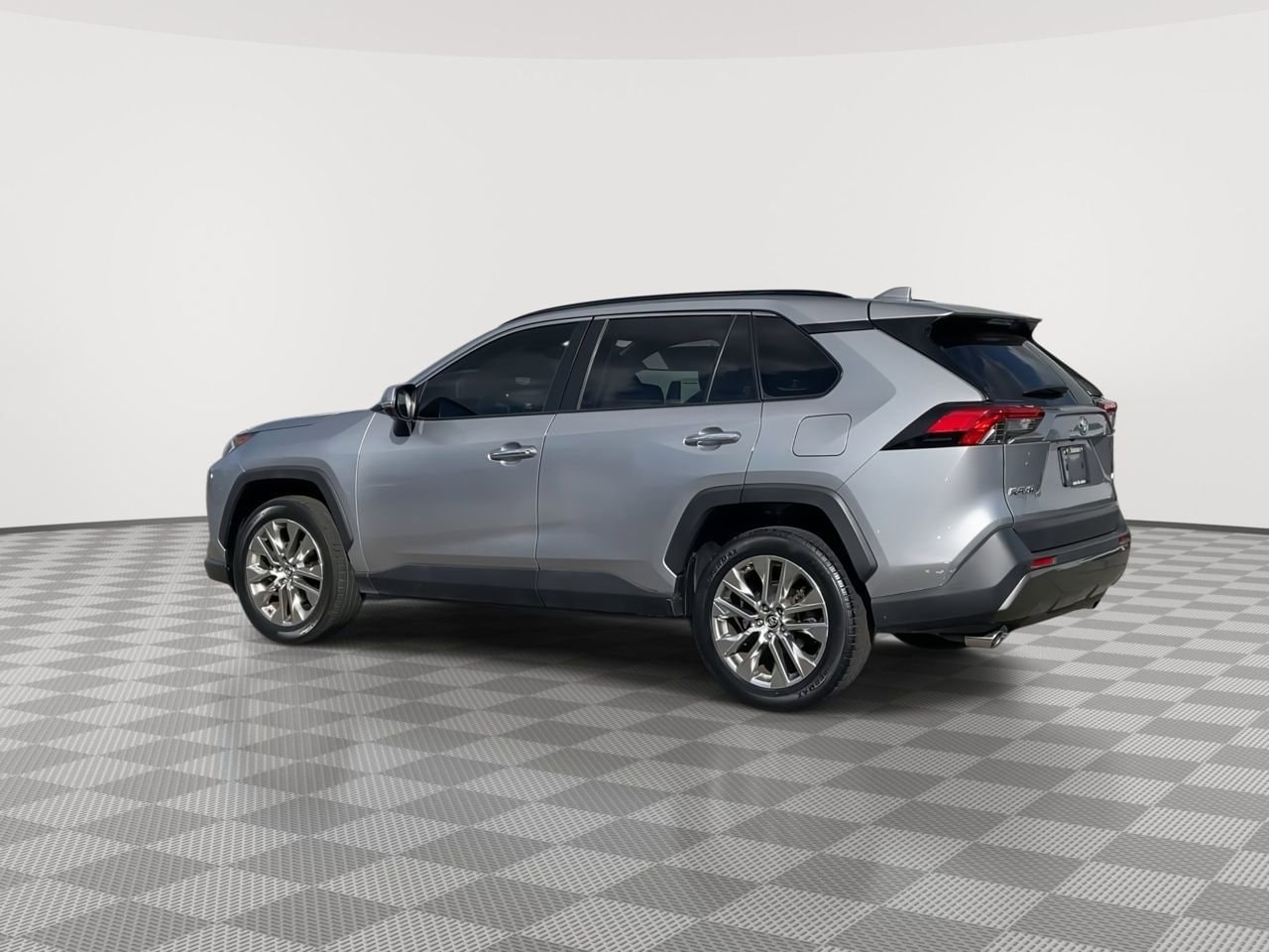 Thumbnail: 2019 Toyota RAV4 - 6