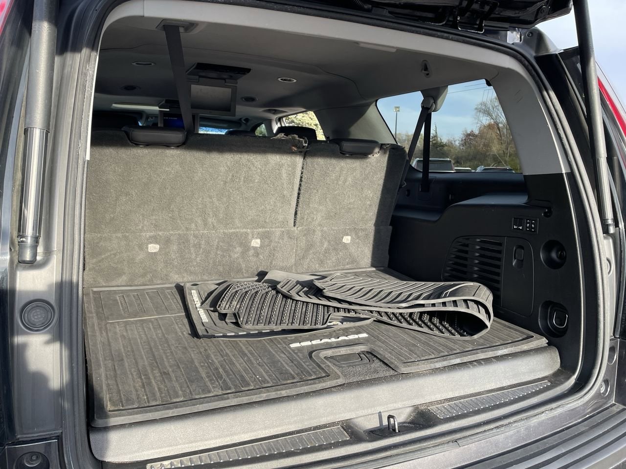 Thumbnail: 2018 Cadillac Escalade - 17