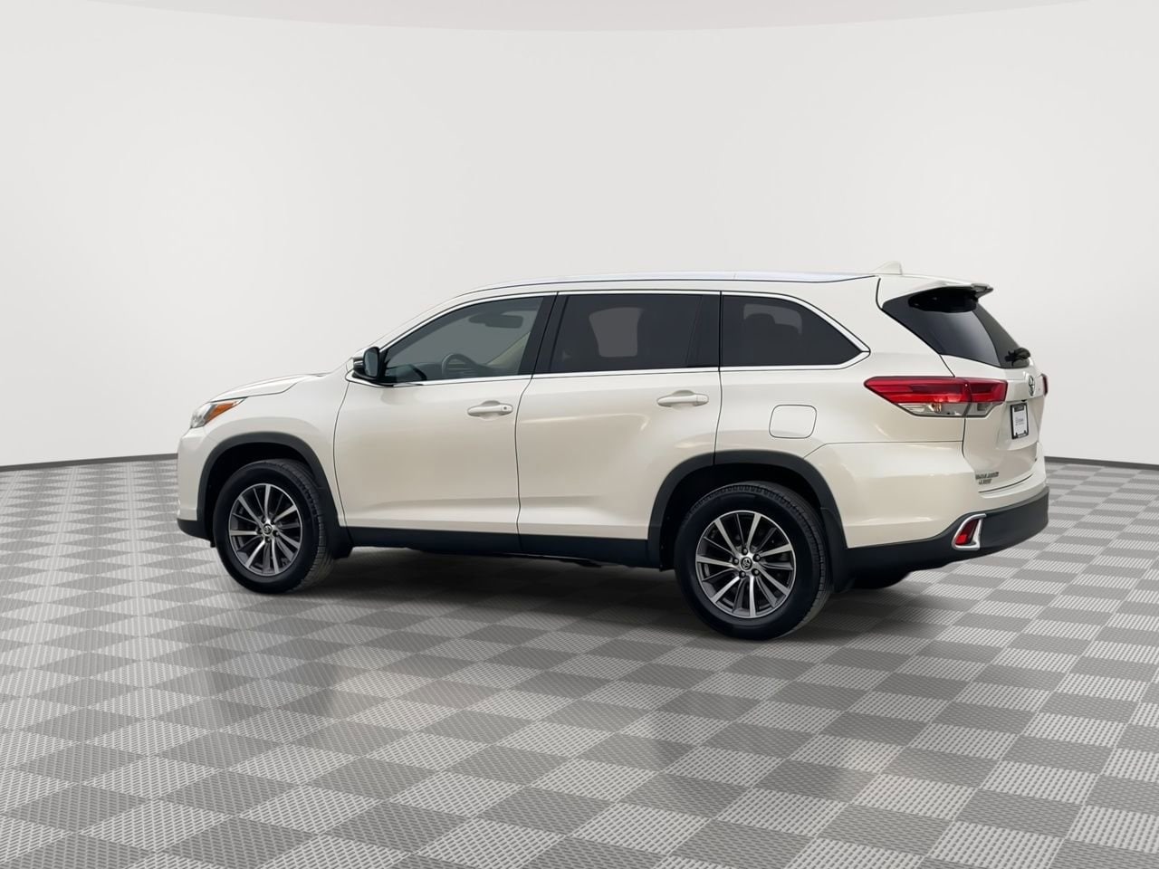 Thumbnail: 2019 Toyota Highlander - 6