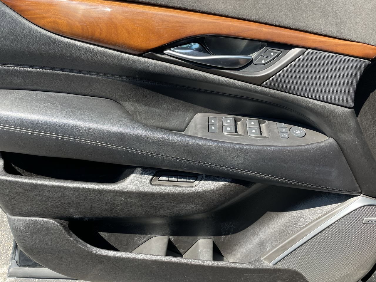 Thumbnail: 2016 Cadillac Escalade - 38