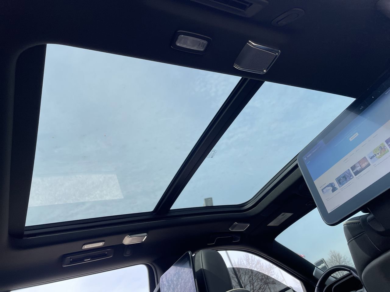 Thumbnail: 2022 Cadillac Escalade - 22