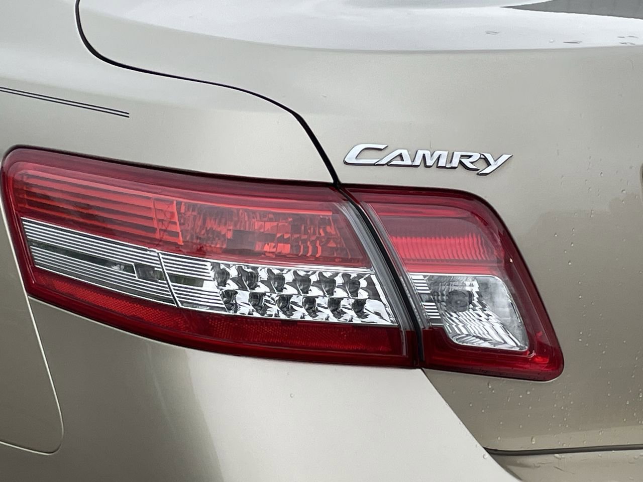 2010 Toyota Camry  32
