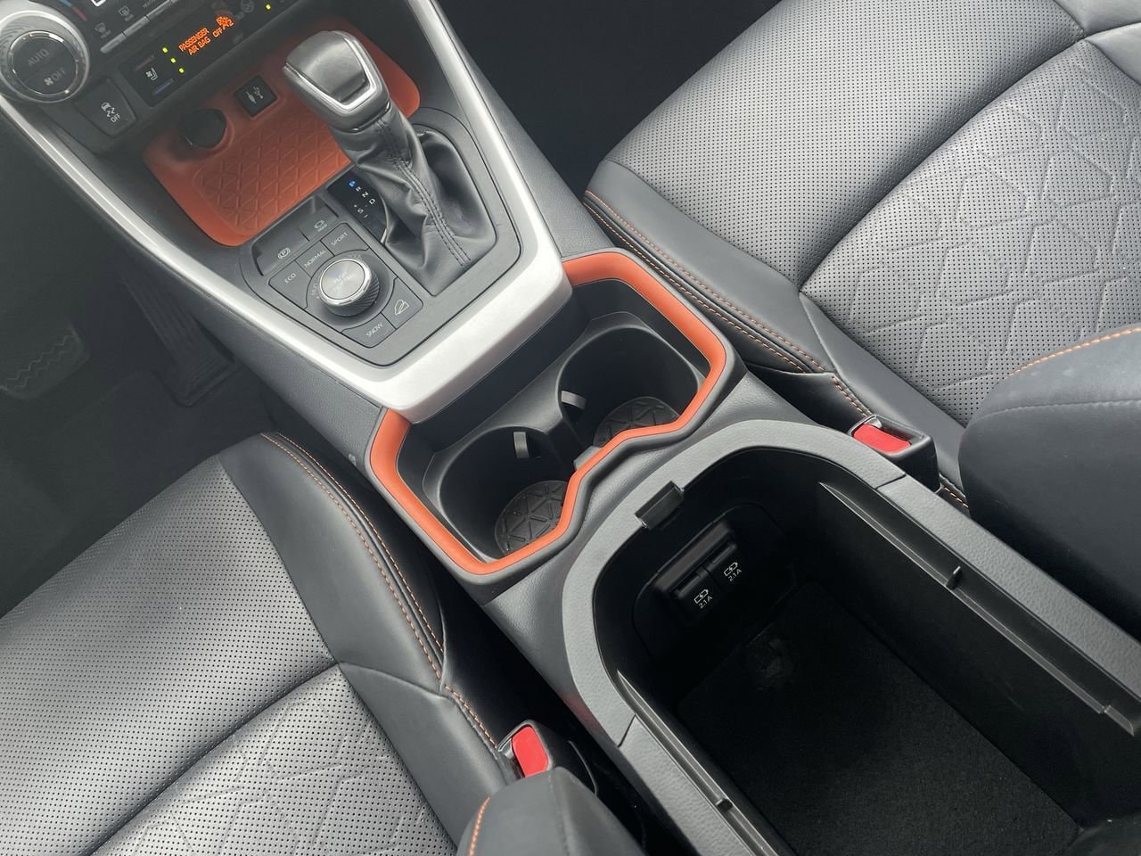 Thumbnail: 2019 Toyota RAV4 - 25