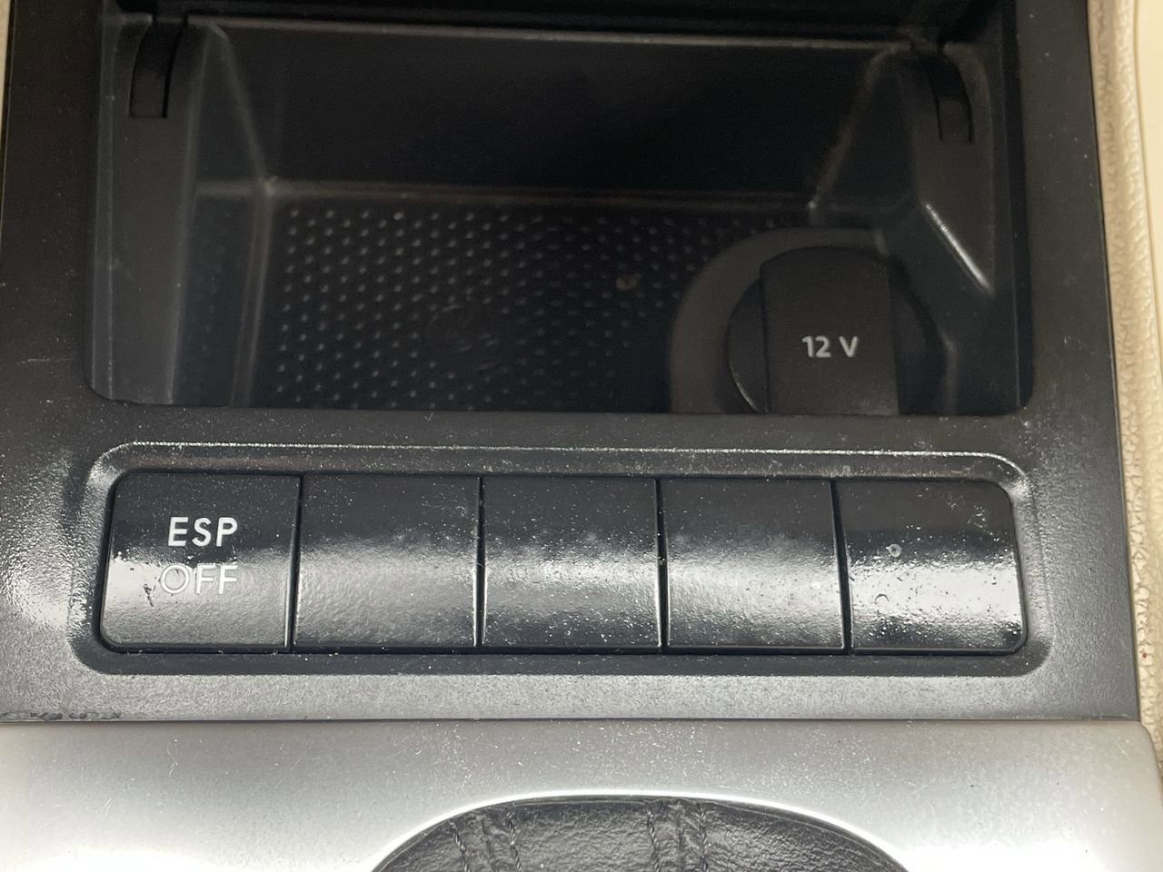 Thumbnail: 2010 Volkswagen Eos - 26