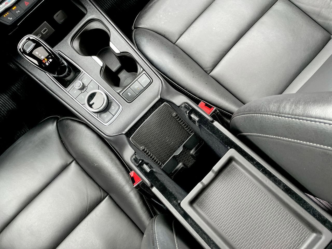 Thumbnail: 2023 Cadillac XT4 - 26