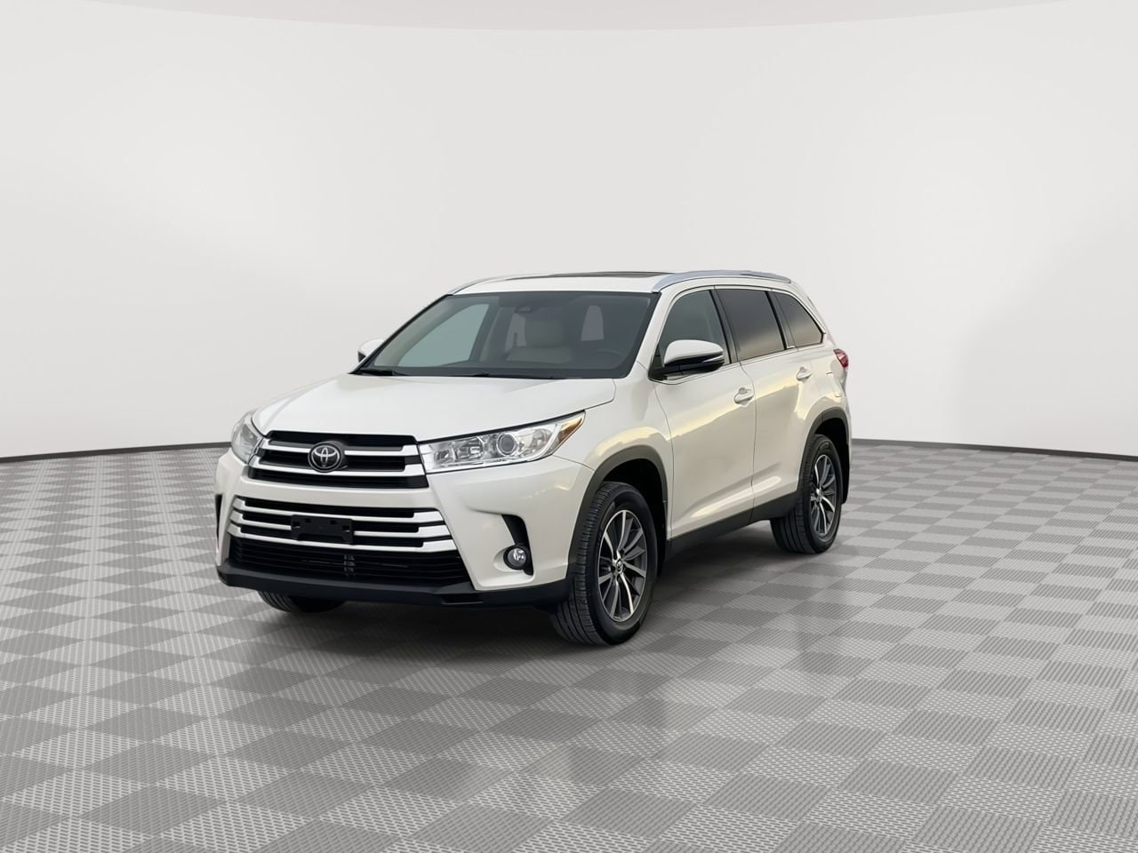 Thumbnail: 2019 Toyota Highlander - 4