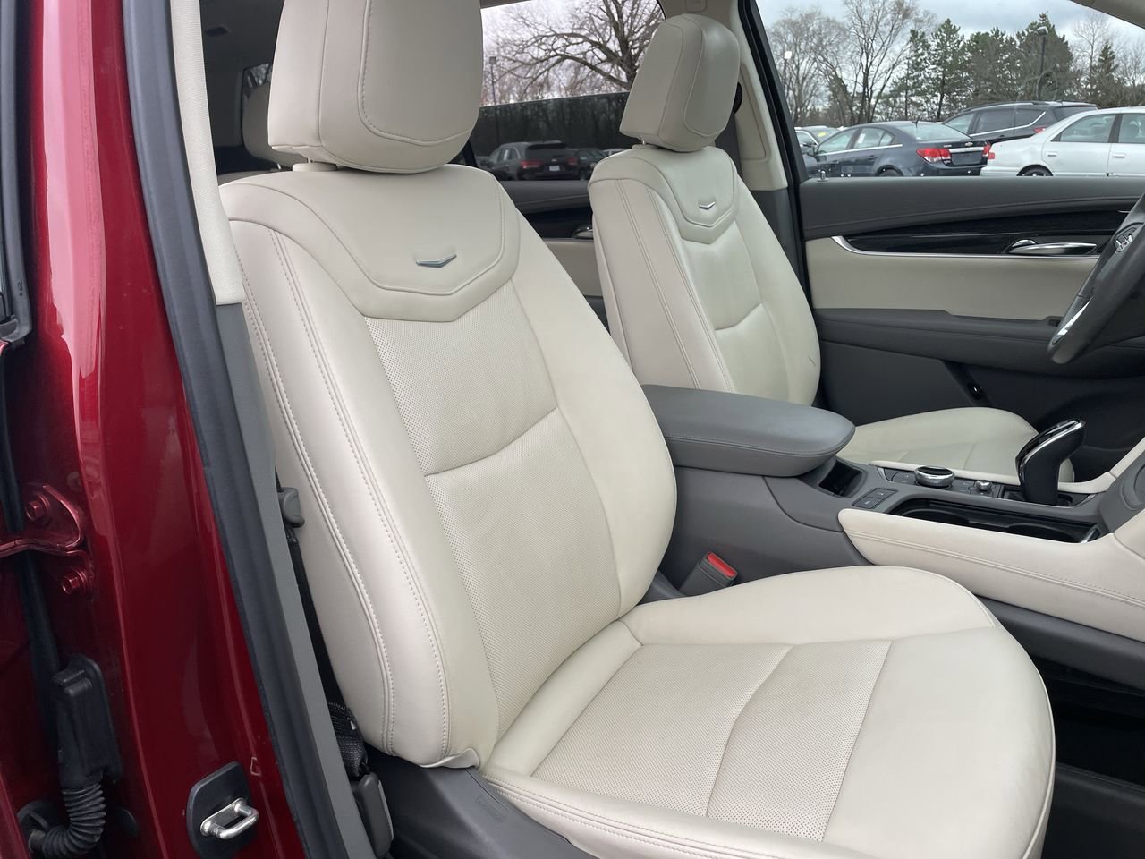 Thumbnail: 2021 Cadillac XT6 - 14