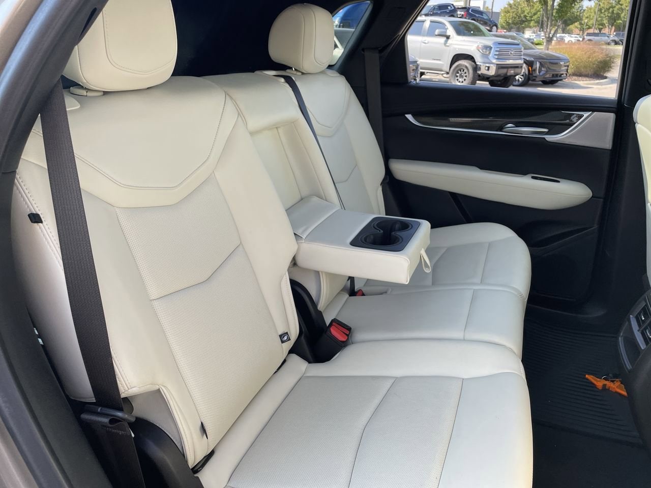 Thumbnail: 2023 Cadillac XT5 - 15