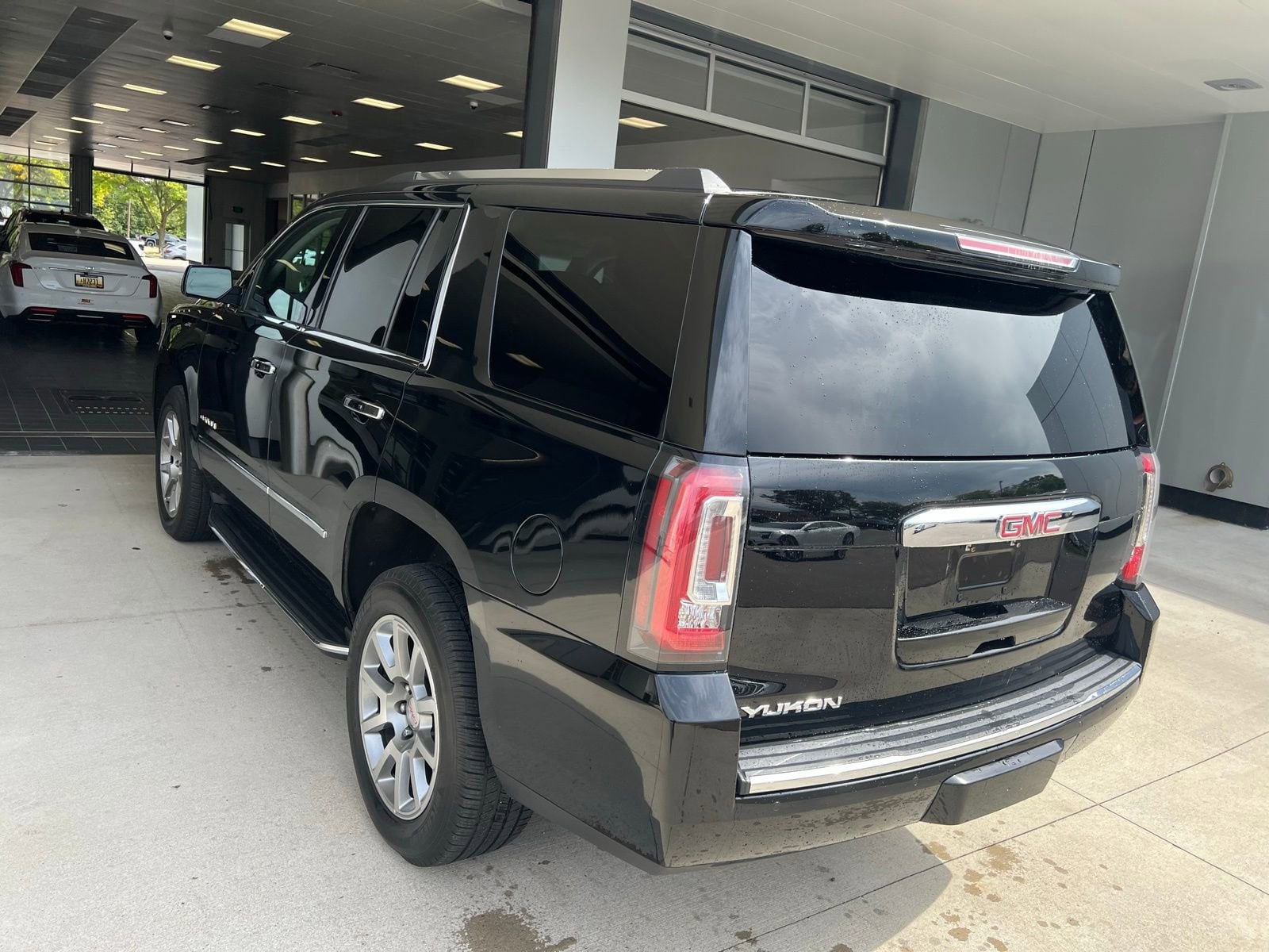 Thumbnail: 2017 GMC Yukon - 2
