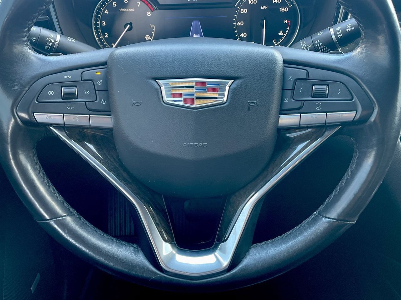 Thumbnail: 2021 Cadillac XT6 - 10