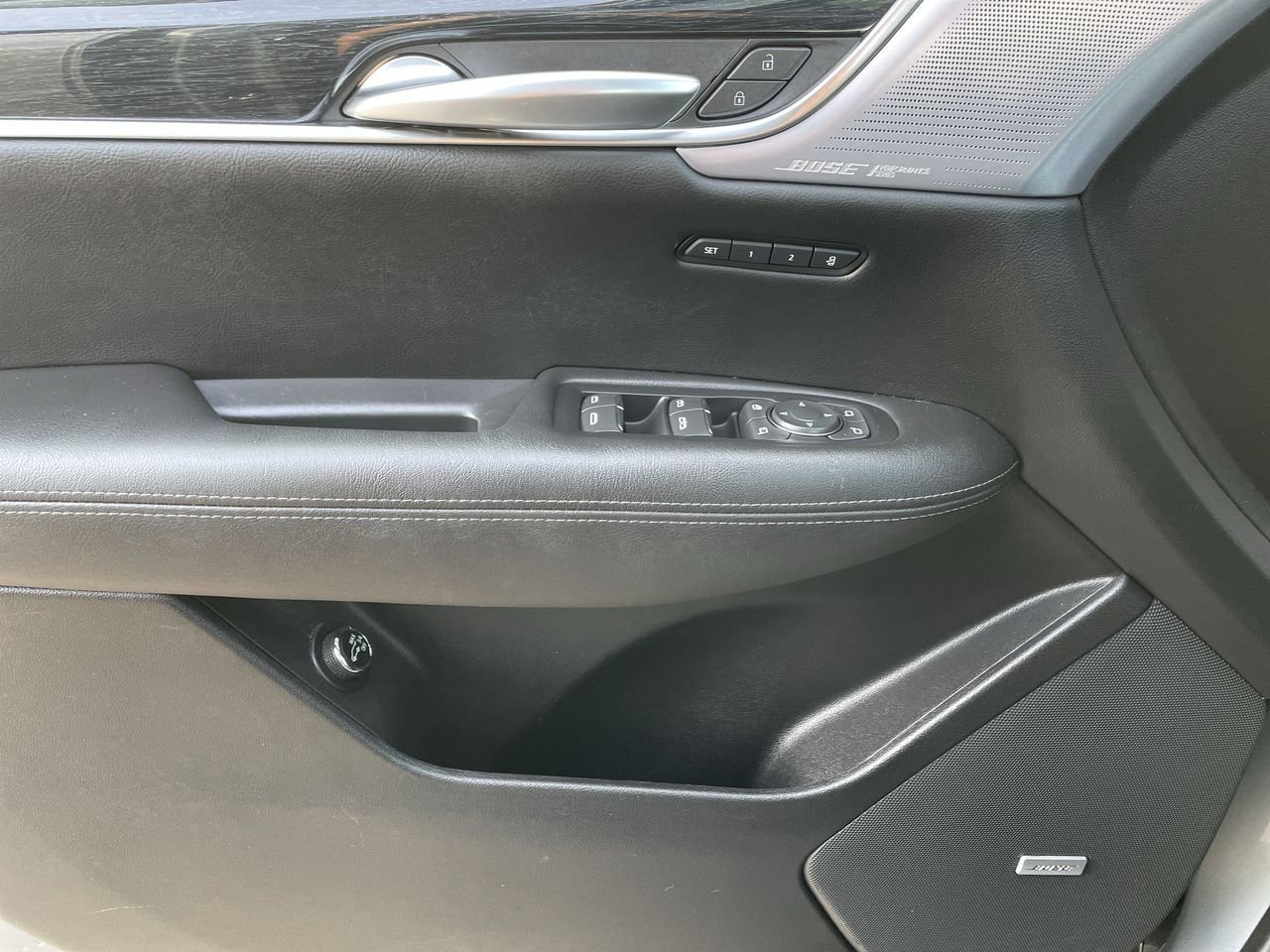 Thumbnail: 2023 Cadillac XT5 - 35