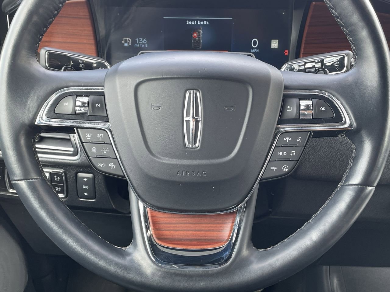 Thumbnail: 2024 Lincoln Navigator L - 9