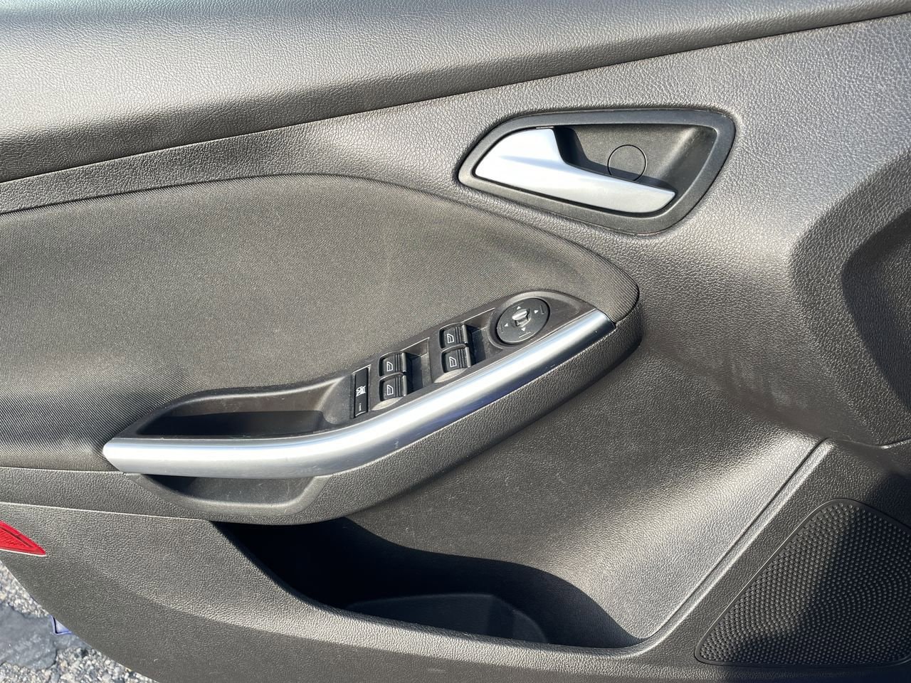 Thumbnail: 2014 Ford Focus - 27