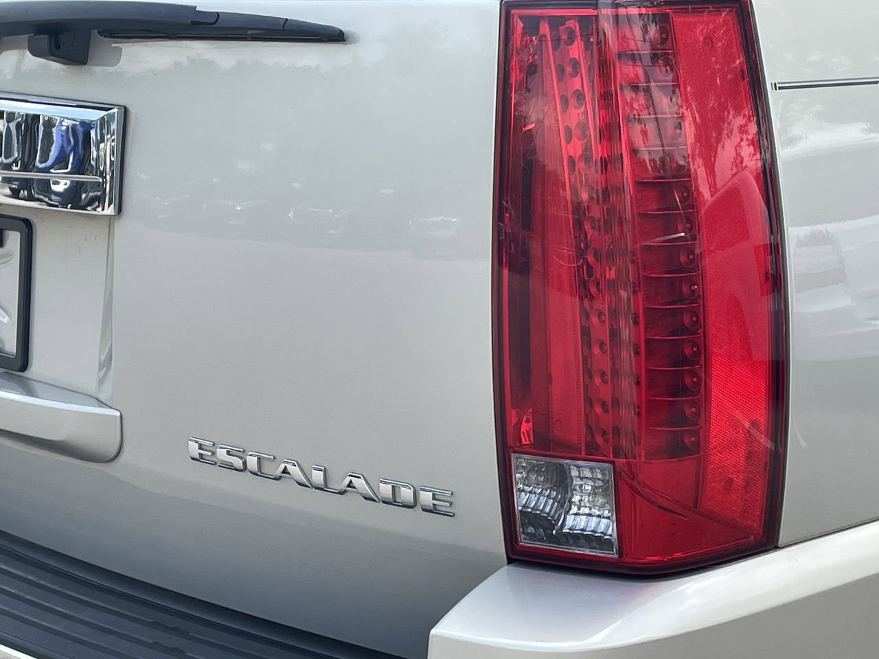 Thumbnail: 2010 Cadillac Escalade - 42