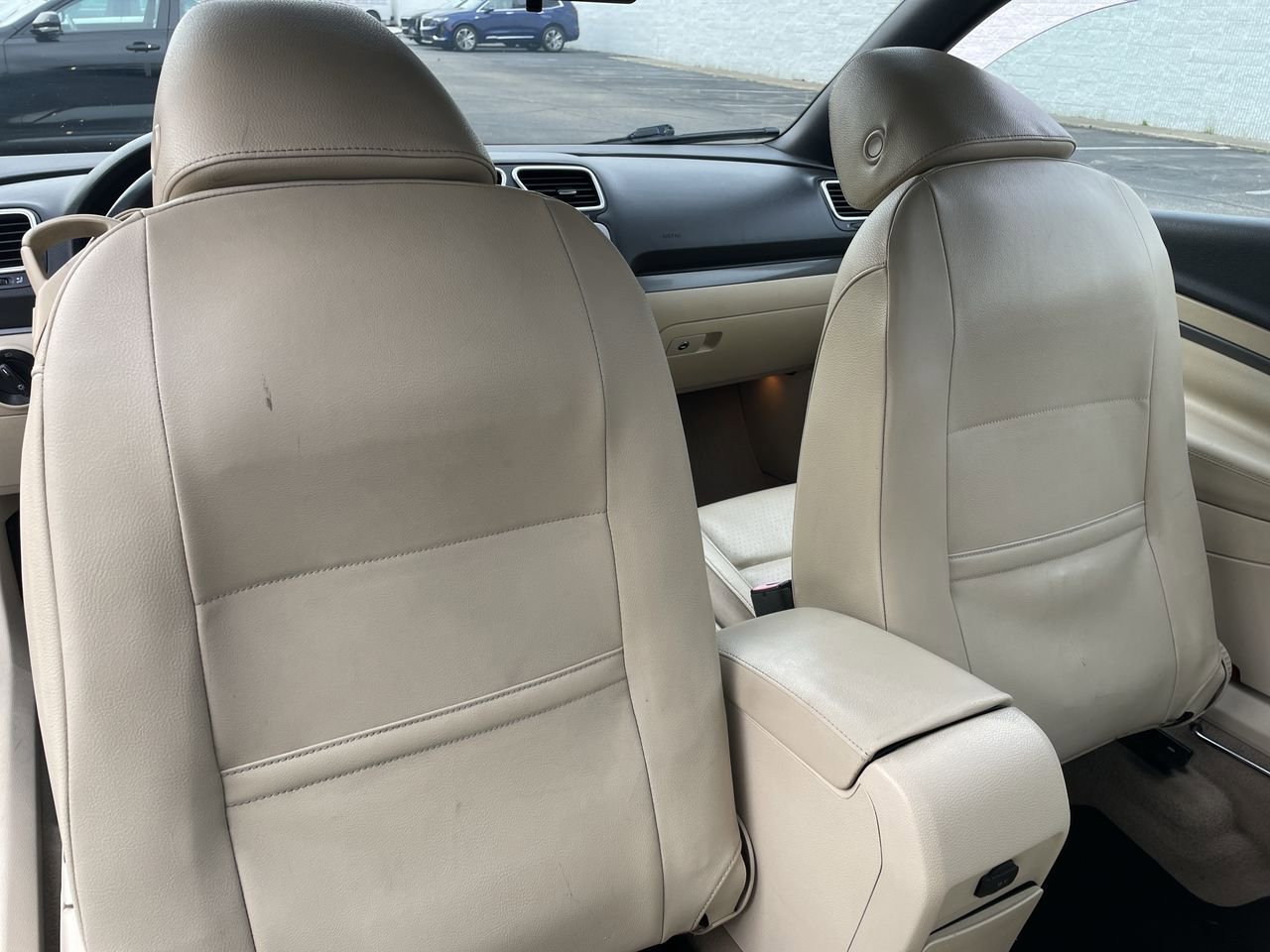 Thumbnail: 2010 Volkswagen Eos - 19