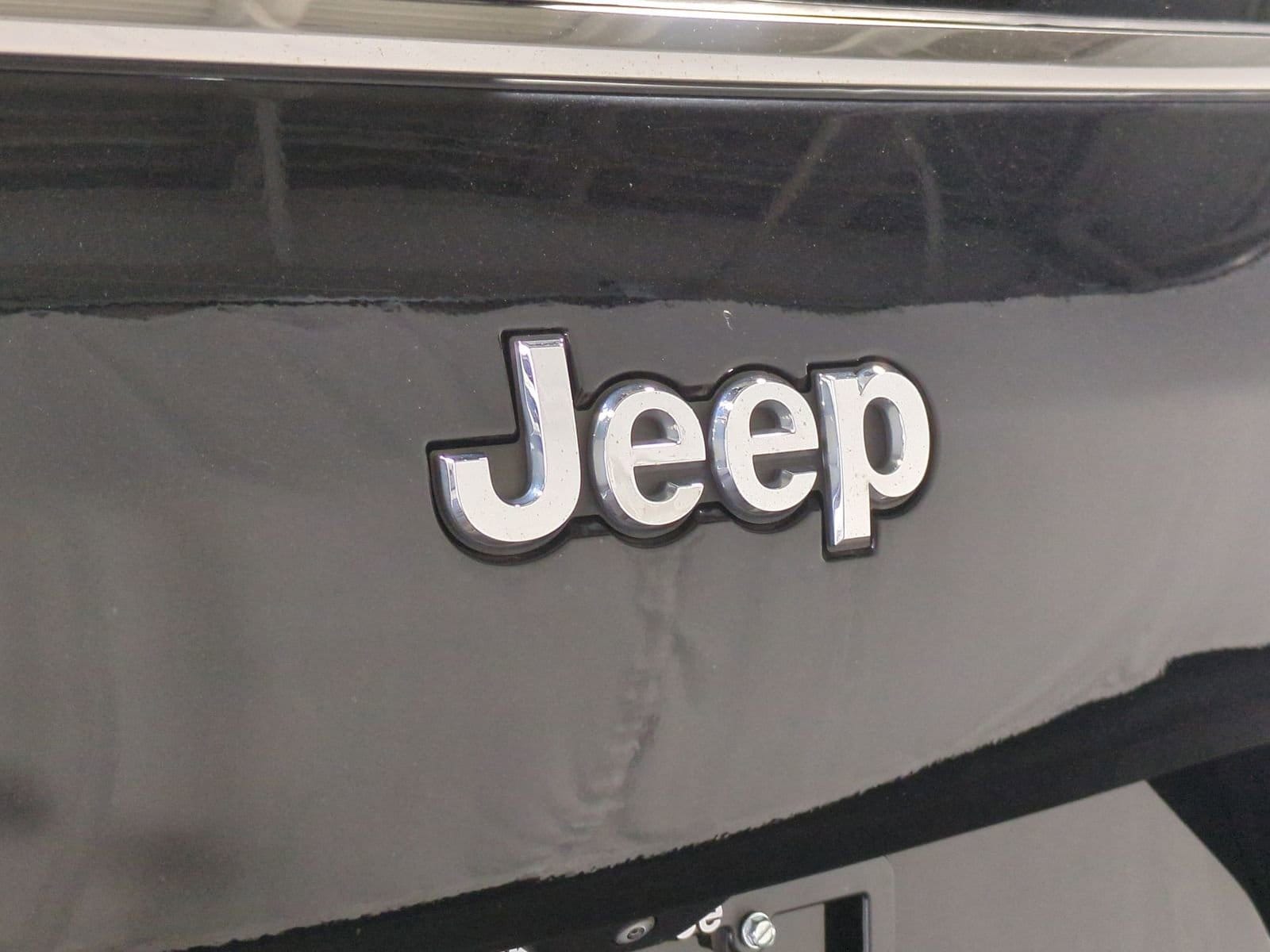 Thumbnail: 2022 Jeep Grand Cherokee L - 11