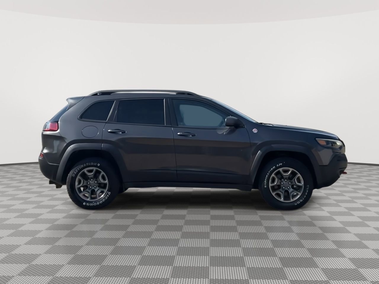Thumbnail: 2019 Jeep Cherokee - 9